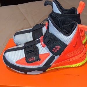 Meet your Posher, Luis